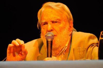 Osvaldo Bayer: "Roca cometi� un genocidio cofinanciado por la Sociedad Rural"