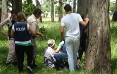 Redujeron a un hombre que caminaba por la calle armado con una escopeta 