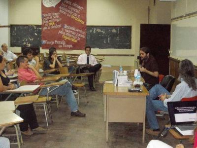 Se realiz� jornada �La Pampa en la encrucijada hidrocarbur�fera� 