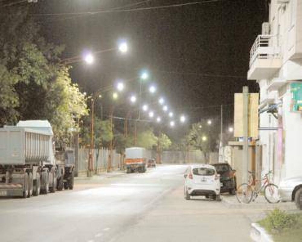 Nueva iluminaci�n de la Avenida Paysand�
