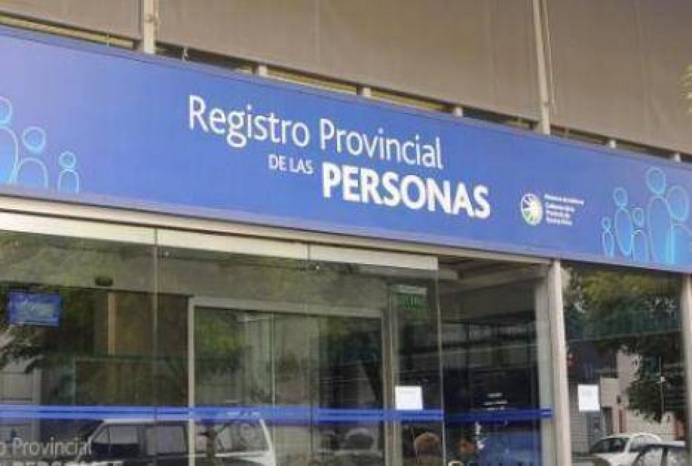 Se podr� renovar el DNI a los 14 a�os tambi�n los s�bados
