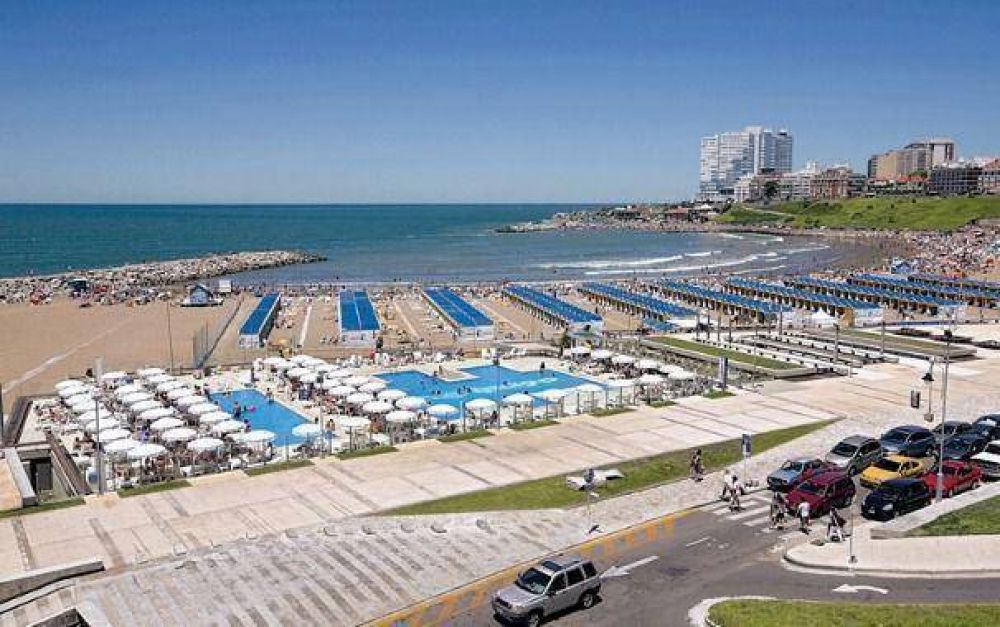 Balnearios: conflicto entre Municipio y empresarios por las carpas