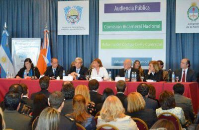 R�os: �Una discusi�n relevante para la Rep�blica� 