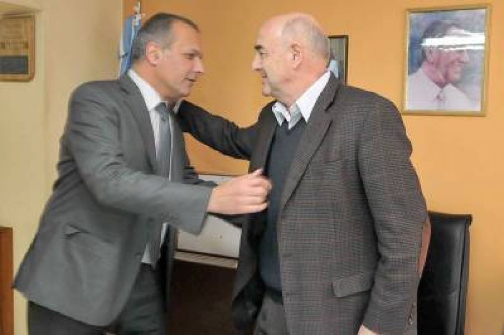 Buzzi volvi� a destacar la unidad del PJ y reiter� su apoyo a Williams