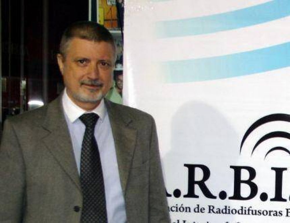 Luis L�zaro y un aviso al Multimedios La Capital: �Todos los grupos tienen la obligaci�n de cumplir con la Ley de Medios�