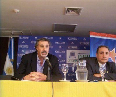 El FAP realiz� una Jornada sobre la Ley Org�nica Municipal