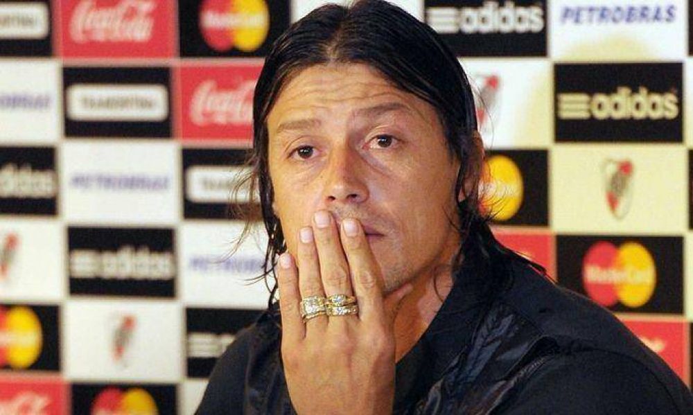  River necesita ganar frente a Argentinos, y el �nico cambio es Gonz�lez Pirez por Pezzella