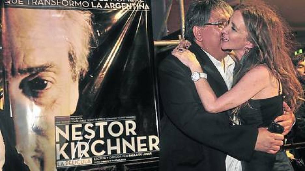 Militancia y glamour en la noche del estreno de la pelcula sobre Kirchner