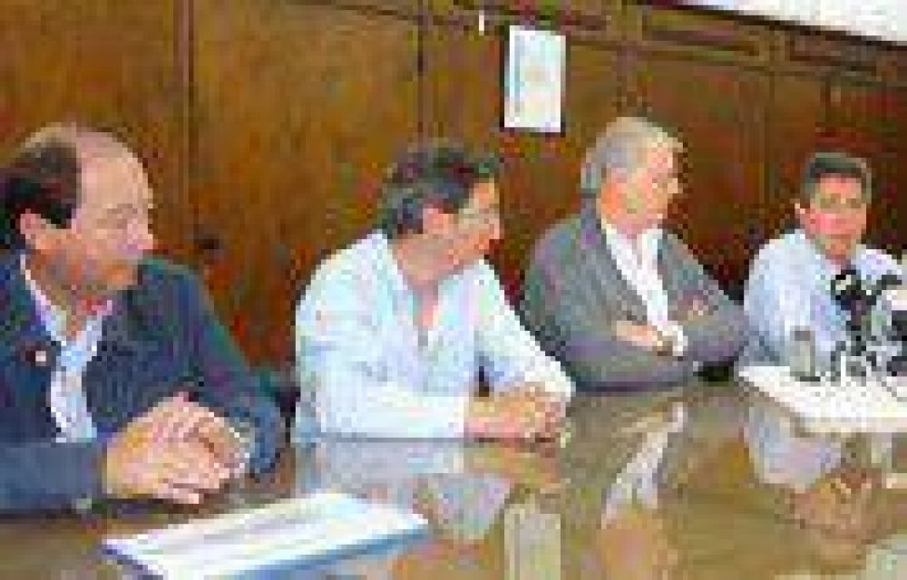 Principio de acuerdo por las �aguas claras� 