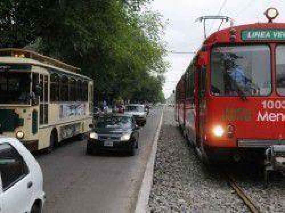 A un mes del Metrotranv�a entre los mendozinos