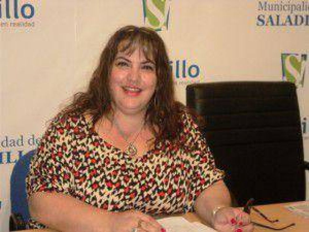 Tengo derecho, como funcionaria, a hacer las declaraciones que considere oportunas, dijo la Directora de Educaci�n