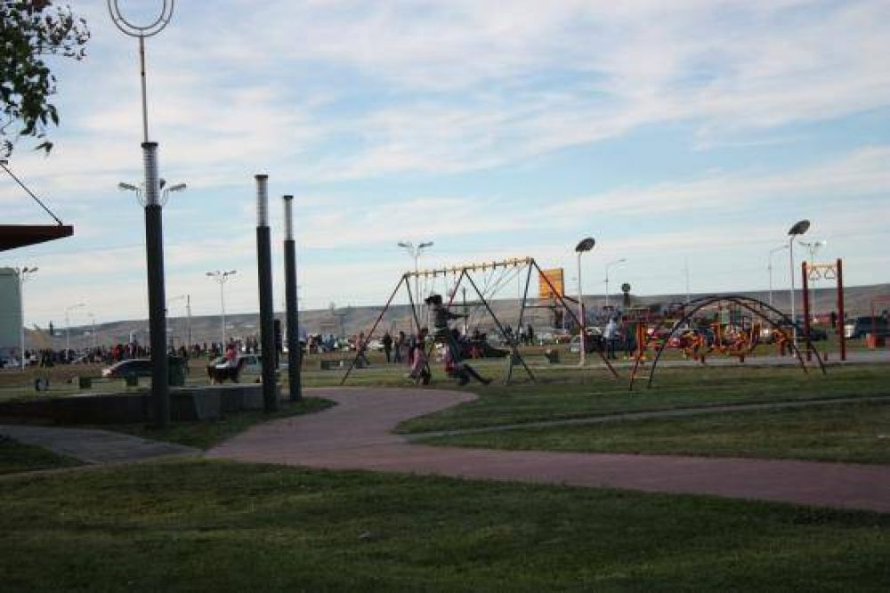El buen clima sigui� m�s de lo previsto y la costanera se colm� de vecinos