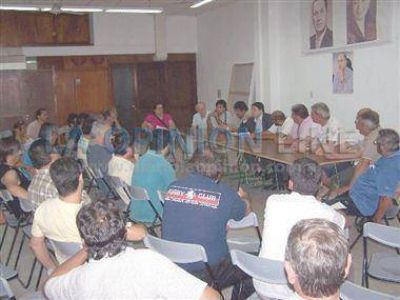 Remiseros comenzaron a organizarse como entidad 