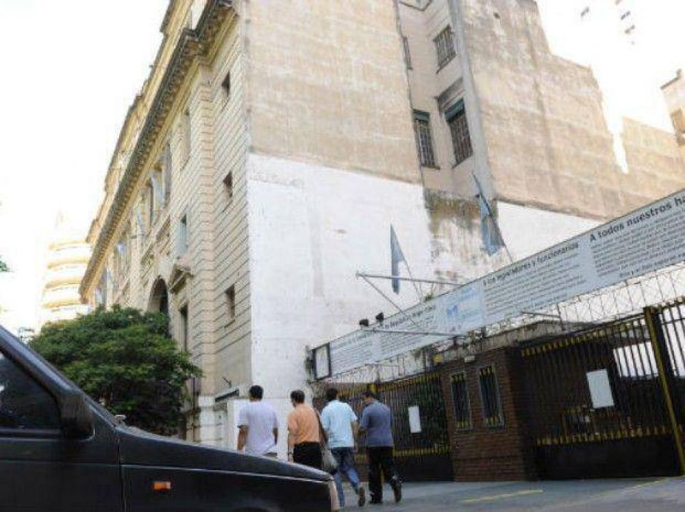 Abrir�n una pol�mica cochera al lado del Correo luego de catorce a�os 