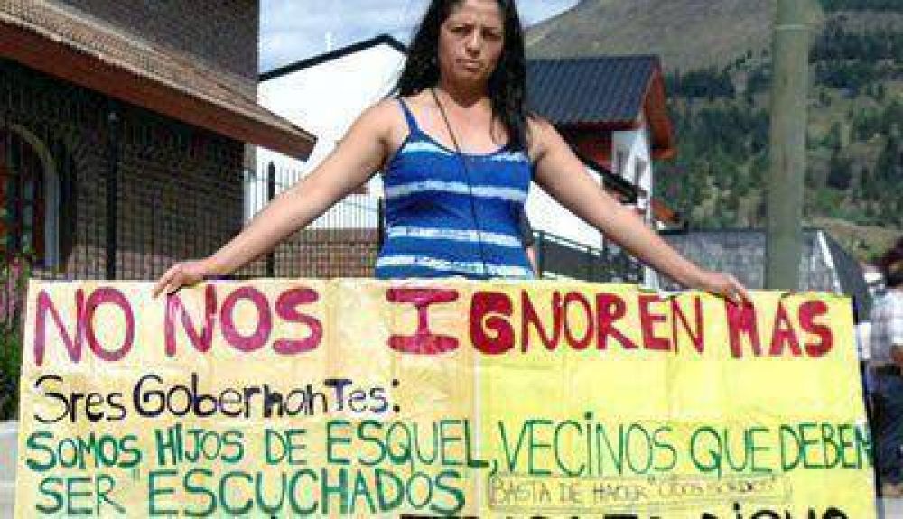 Varios vecinos de la ciudad de Esquel se movilizaron por el "Si" a la mina