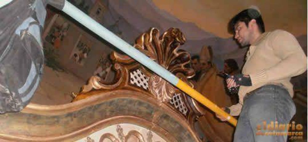 Restauran el retablo o altar hist�rico de la Catedral  