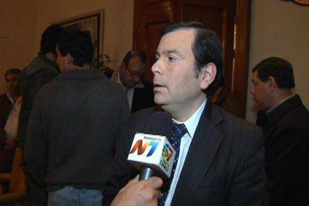El gobernador Zamora particip� del estreno de la pel�cula de N�stor Kirchner 
