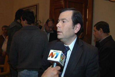 El gobernador Zamora particip� del estreno de la pel�cula de N�stor Kirchner 