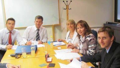 El municipio firm� un contrato para adquirir bienes muebles