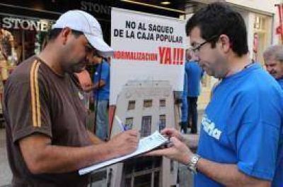 La Bancaria ya junt� 10 mil firmas en defensa de la Caja Popular 