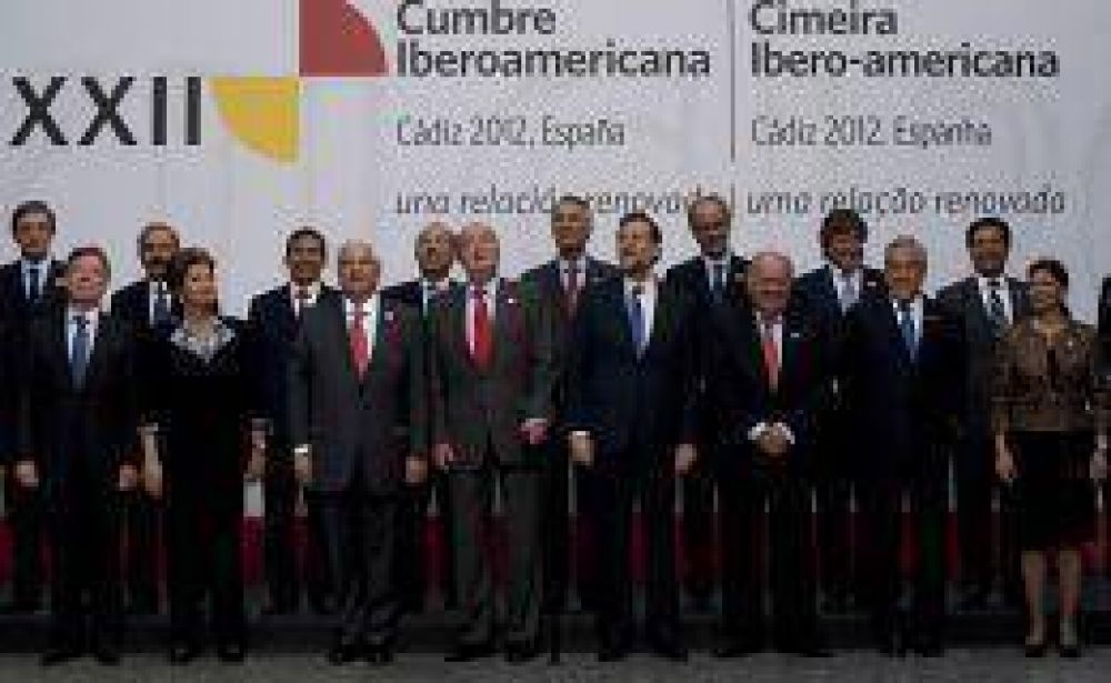 La Cumbre Iberoamericana rechaz la presencia militar britnica en Malvinas