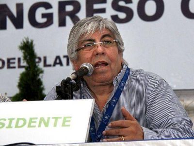 Moyano evalu� que la Presidente no ir� por la re-reelecci�n y respald� a Scioli