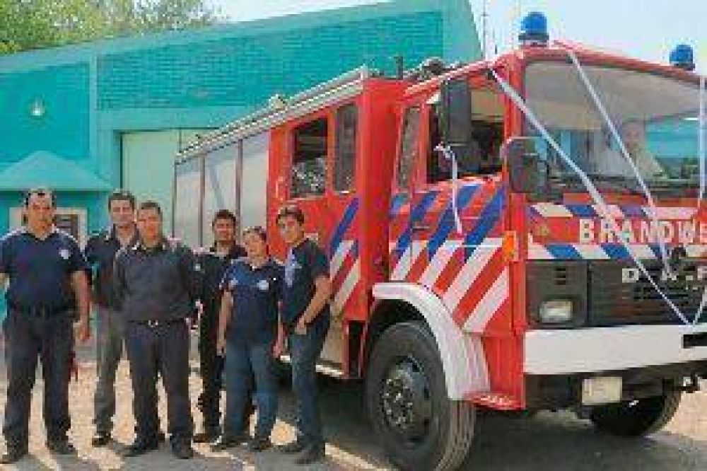 Bomberos de Las Termas reforz� su moderna flota con una autobomba