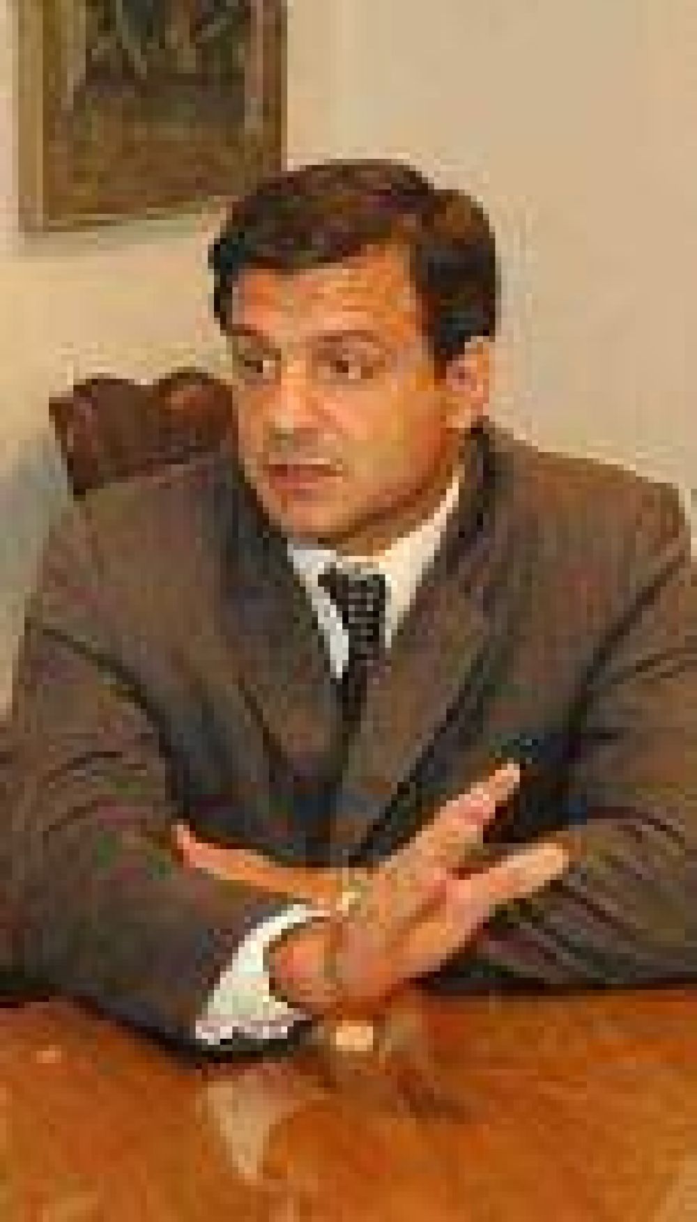 El ex juez Aguilar tambi�n ser� contratado para cobrar las deudas de Rentas.