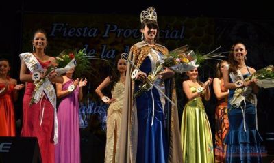 Saladas cant� junto a �Los Nocheros� y eligi� como reina a Liana Rita G�mez