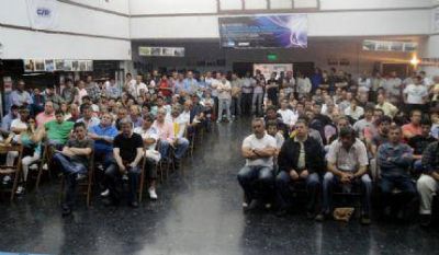 Luz y Fuerza Mar del Plata decidi� en multitudinaria asamblea parar este martes parar junto a la CTA y la CGT