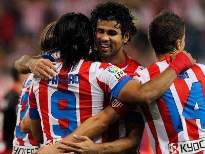 Atl�tico Madrid sigue al acecho del Barcelona