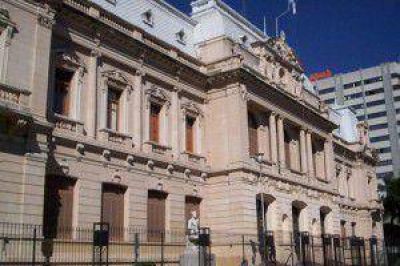 Estatales quieren reuni�n por ayuda salarial extraordinaria 