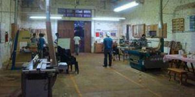 Carpinter�a modelo y centros de afilado y dise�o para una zona forestal de excelencia