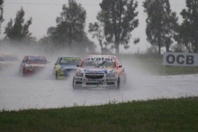 El bahiense Juan Pipkin gan� la Final de la Clase 3 bajo la lluvia