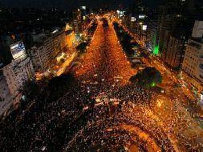 #6D: Contin�a el llamado a marchar contra el Gobierno un d�a antes de la aplicaci�n de la Ley de Medios