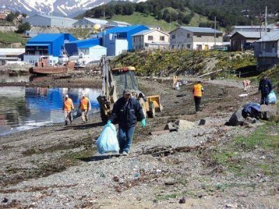 Impactante jornada de limpieza costera