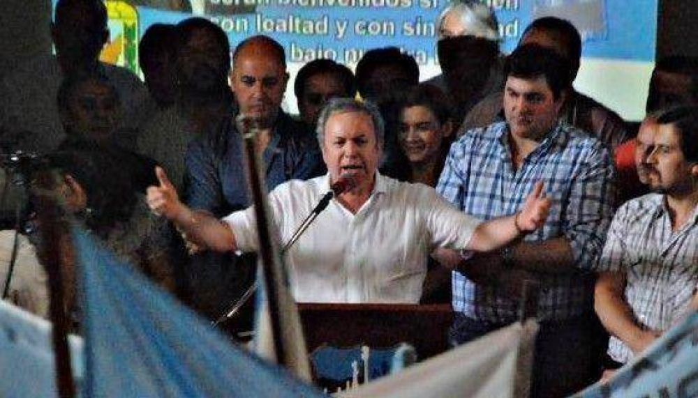 Peralta indic� que �l no se esconde debajo de la pollera de la Presidenta