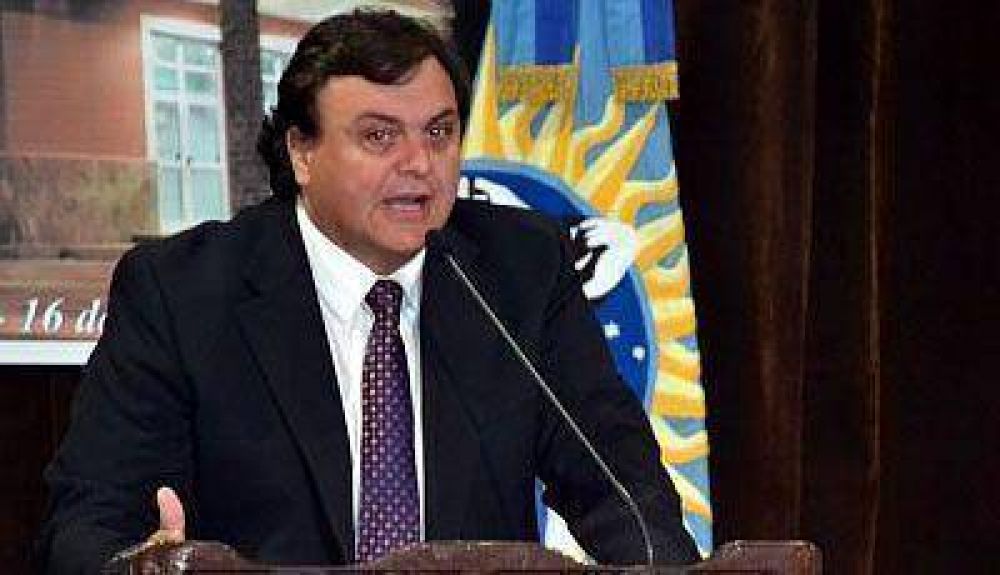Hay que agarrar el manual que nos dej� N�stor, de c�mo se administra la provincia