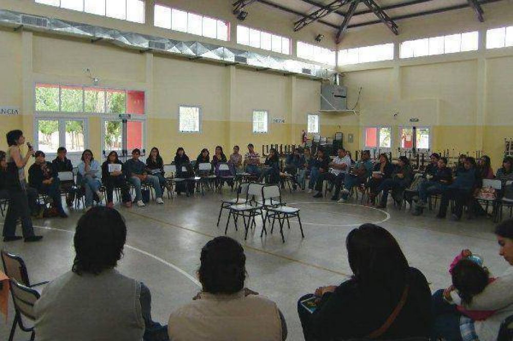 Realizaron taller contra la discriminaci�n en la L�nea Sur