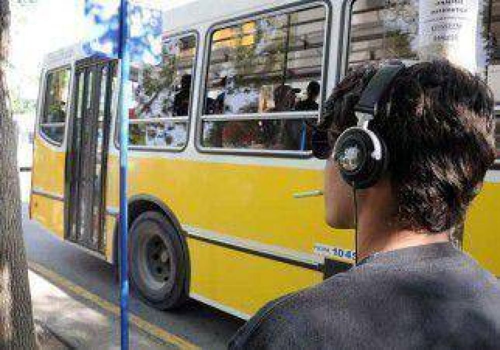 Impulsan uso de auriculares en los colectivos neuquinos 