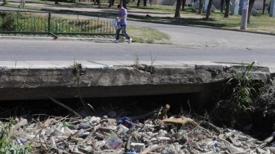 Fuerte deterioro en canales que pasan por la ciudad