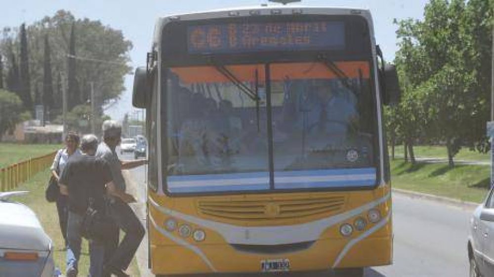 La Municipalidad quiere que pase un colectivo cada 4 minutos