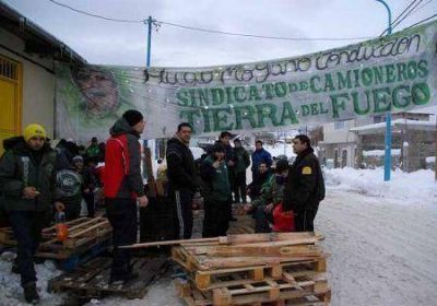 Camioneros bloquear�n el tr�nsito en el paso fronterizo San Sebasti�n