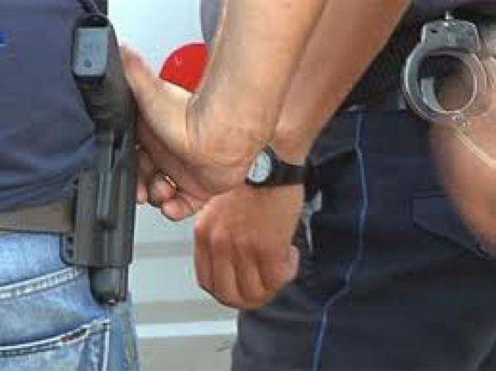 Robaron el arma a una polic�a en la ciudad de Ushuaia