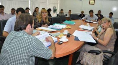  Diputados convocan a debatir la reforma tributaria