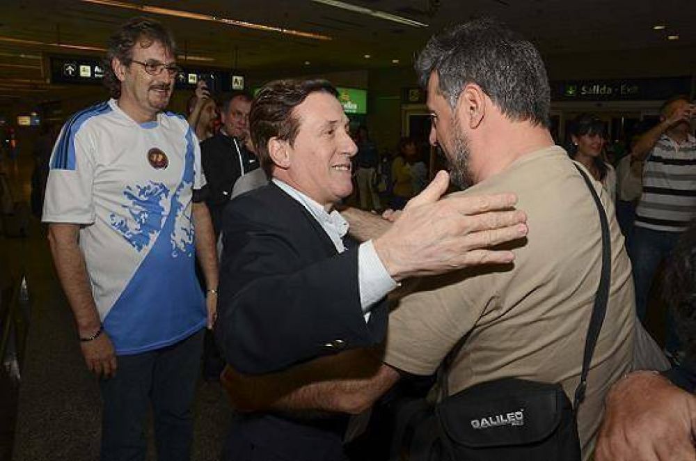 EL INTENDENTE DAR�O D�AZ D�AZ P�REZ RECIBI� A LOS VETERANOS DE GUERRA QUE VIAJARON A MALVINAS