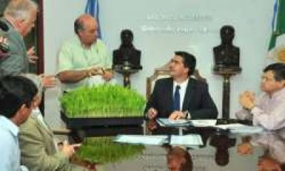 Capitanich entreg� 10 proyectos productivos de Prodear 	