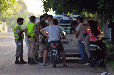 Detuvieron a un joven con drogas y moto robada 