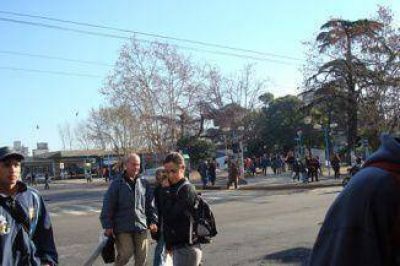 Hoy no habr� bancos, escuelas, trenes ni hospitales