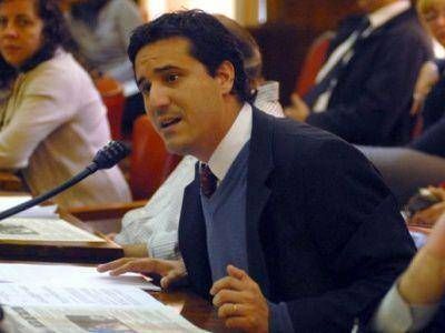 EL OFICIALISMO EST� EN CONTRA LA SUBA DEL M�NIMO NO IMPONIBLE